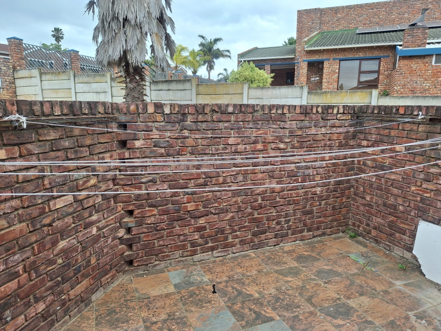 3 Bedroom Property for Sale in Strelitzia Park Eastern Cape